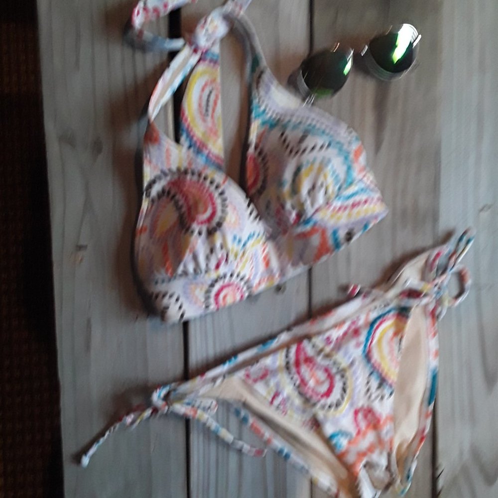 Like New Victoria Secret multicolored bathing suit